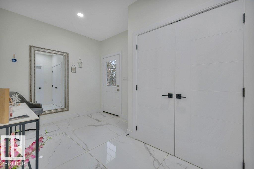 1232 Eaton Ln Nw, Edmonton, Alberta  T6M 1M9 - Photo 2 - E4479276