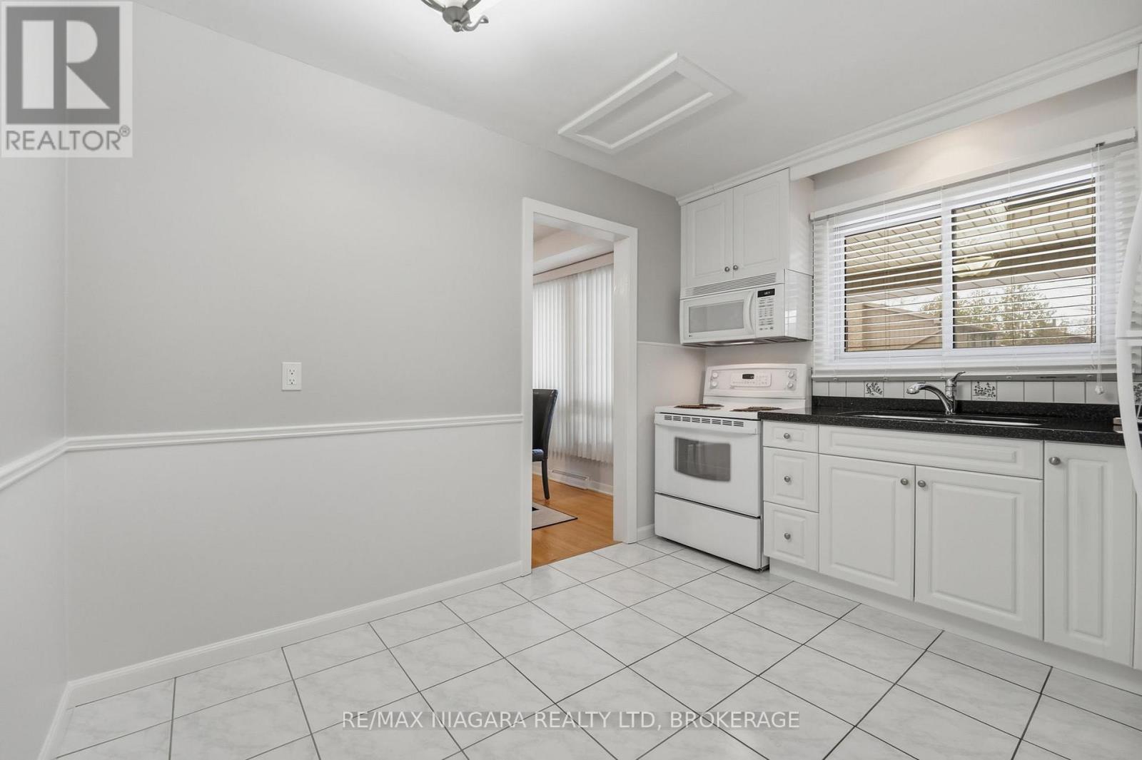 17 The Cedars, St. Catharines (Vine/linwell), Ontario  L2M 6M7 - Photo 10 - X12928776