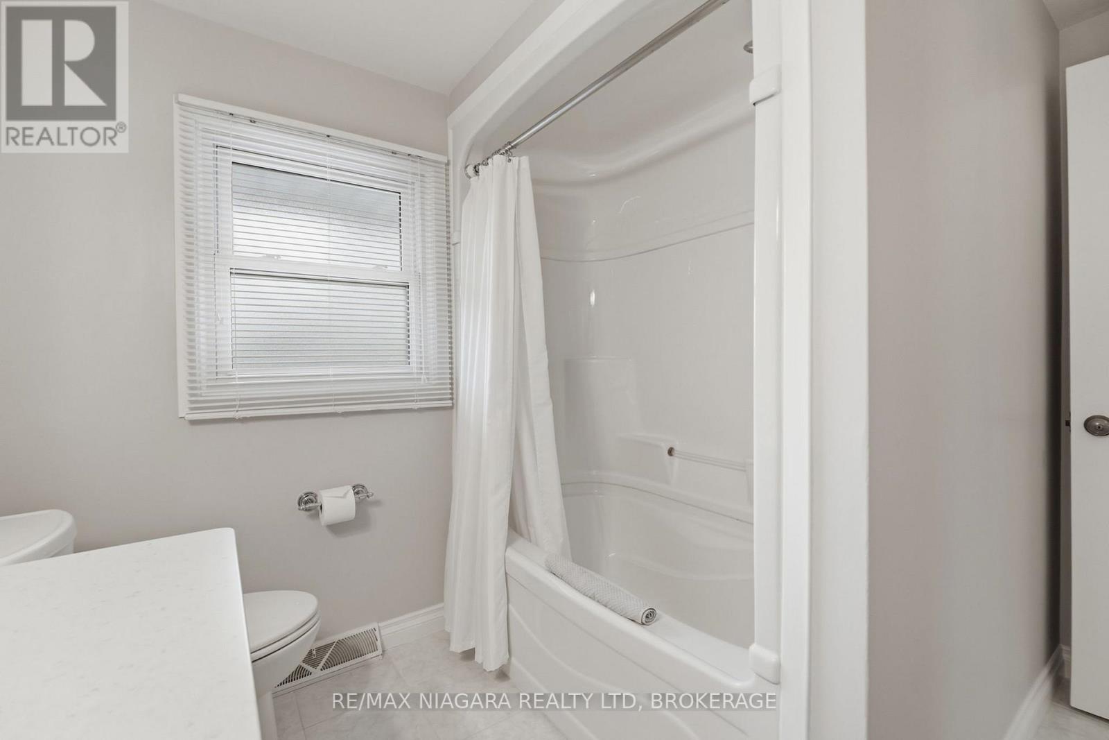 17 The Cedars, St. Catharines (Vine/linwell), Ontario  L2M 6M7 - Photo 26 - X12928776