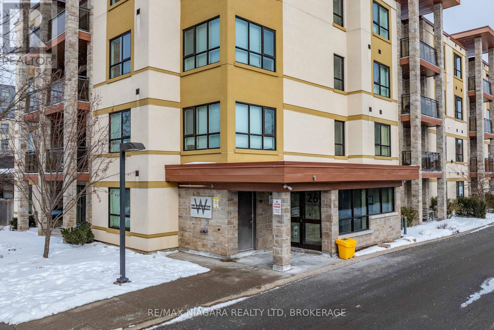 404 - 26 Wellington Street, St. Catharines, Ontario  L2R 5P8 - Photo 3 - X12929028