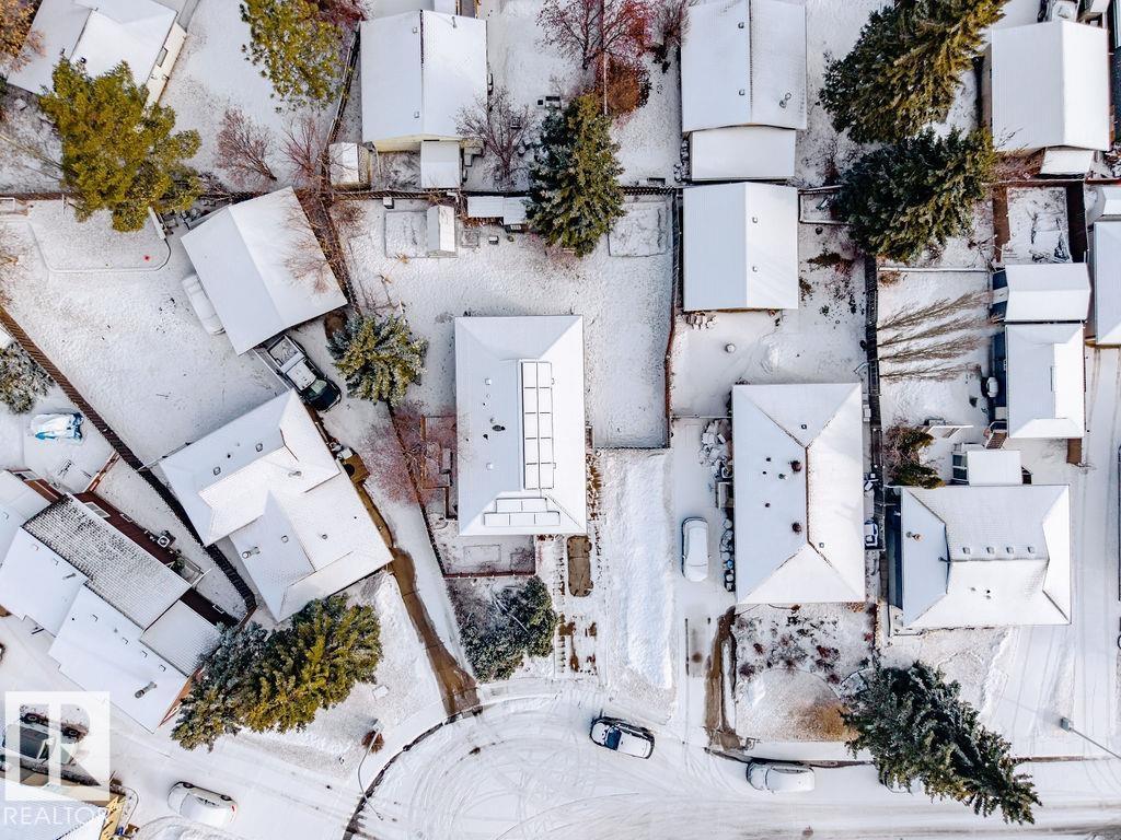 8816 25a Av Nw, Edmonton, Alberta  T6K 2W7 - Photo 3 - E4479294