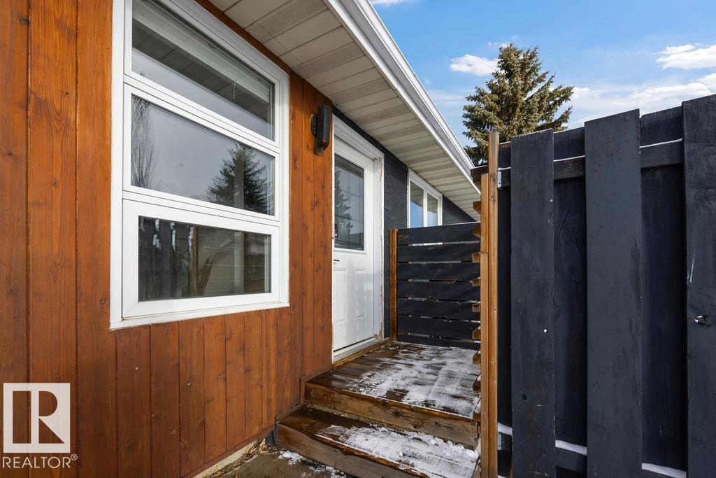 8816 25a Av Nw, Edmonton, Alberta  T6K 2W7 - Photo 5 - E4479294