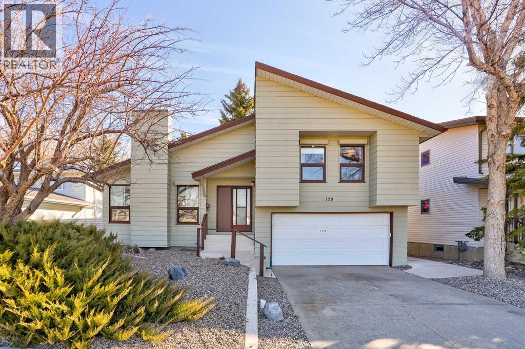 129 Oxford Road W, Lethbridge, Alberta  T1K 4V6 - Photo 1 - A2296940