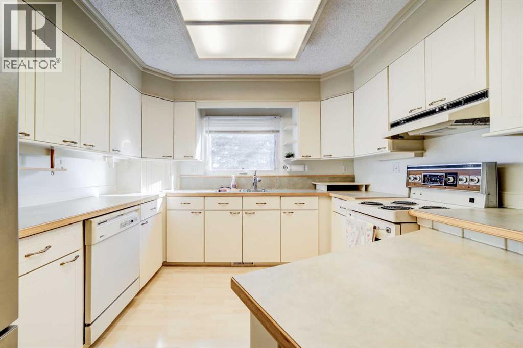 129 Oxford Road W, Lethbridge, Alberta  T1K 4V6 - Photo 32 - A2296940