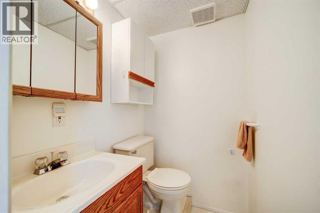 129 Oxford Road W, Lethbridge, Alberta  T1K 4V6 - Photo 35 - A2296940