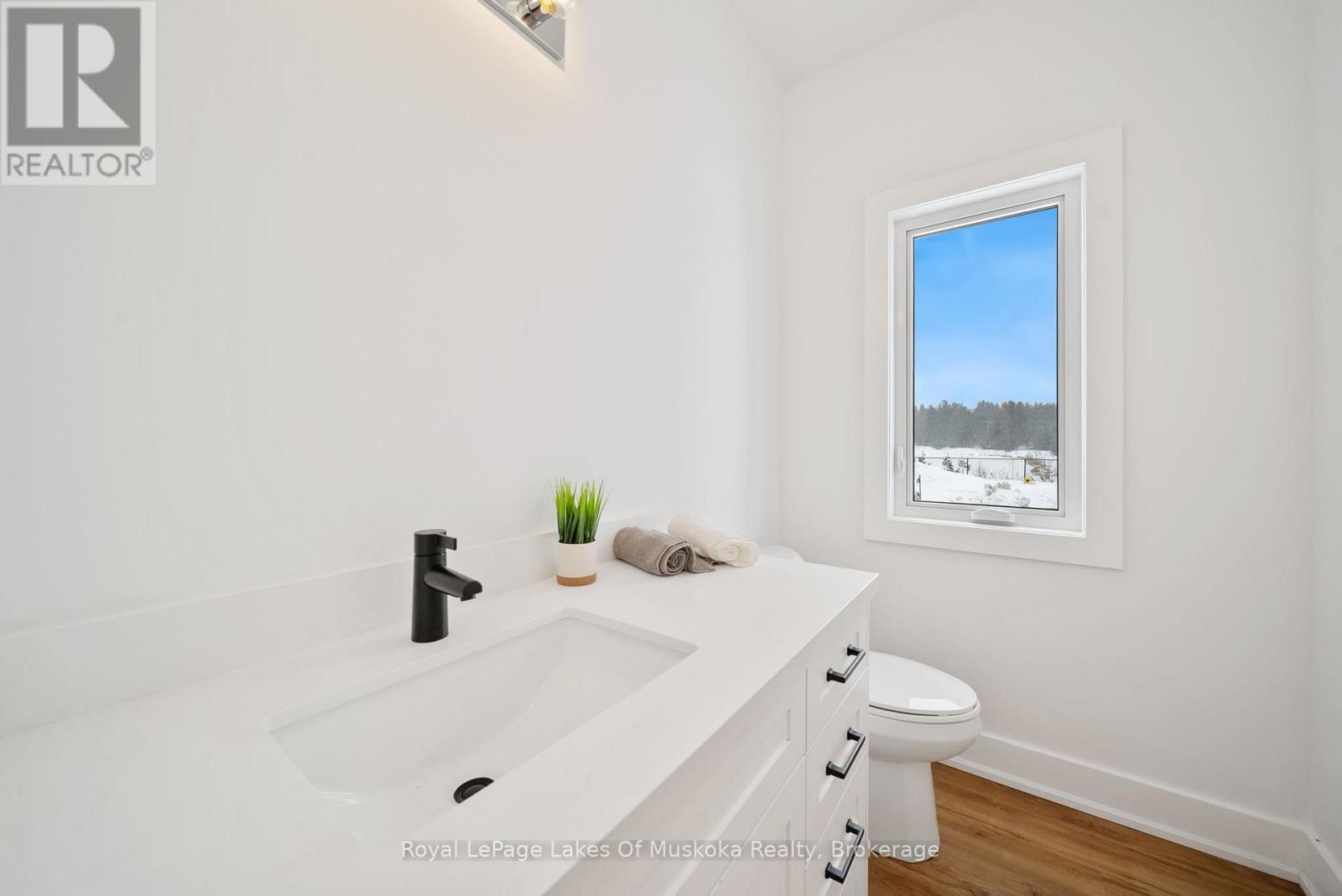 1 Meadow Acres Road, Oro-Medonte, Ontario  L0K 2G1 - Photo 23 - S12928836