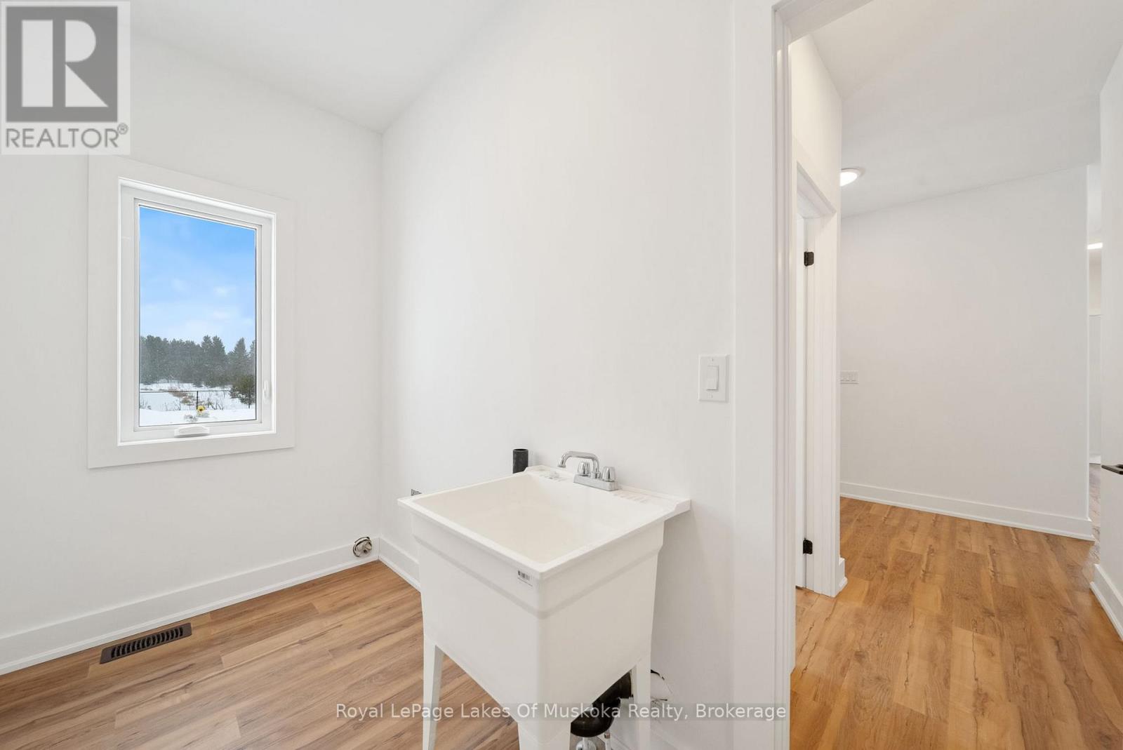 1 Meadow Acres Road, Oro-Medonte, Ontario  L0K 2G1 - Photo 24 - S12928836