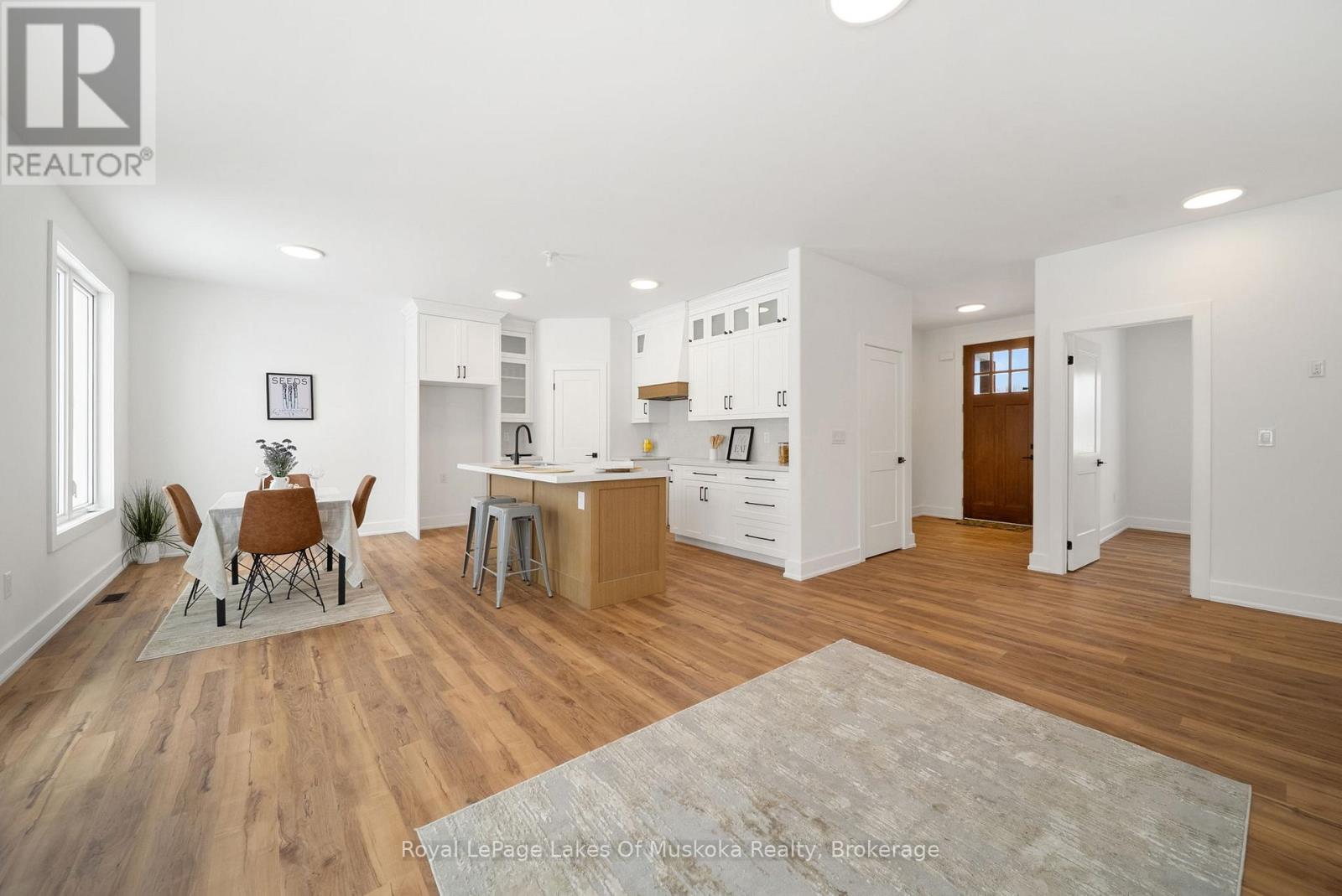 1 Meadow Acres Road, Oro-Medonte, Ontario  L0K 2G1 - Photo 4 - S12928836