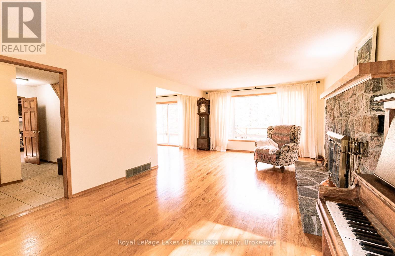 96 520 Highway W, Burk's Falls, Ontario  P0C 1A0 - Photo 13 - X12928874