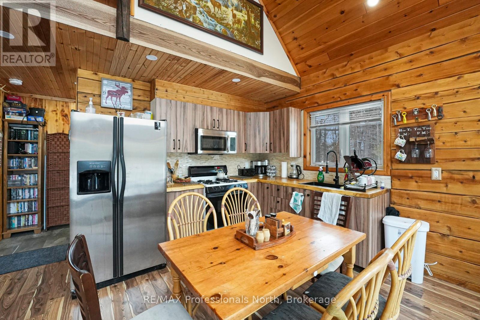 1029 Cranberry Lake Road, Dysart Et Al (Guilford), Ontario  K0M 1S0 - Photo 10 - X12928880