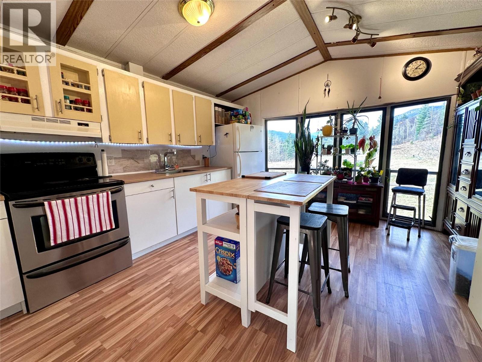 1040 Wild Orchard Lane, Castlegar, British Columbia  V1N 4L1 - Photo 4 - 10379153