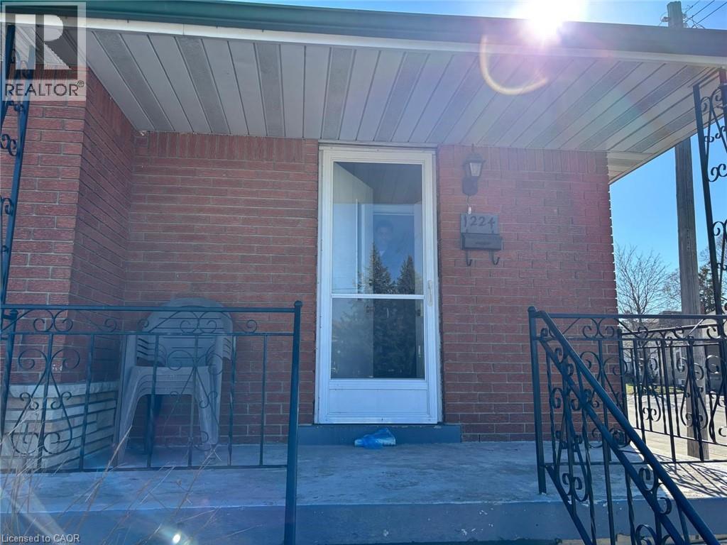 1224 Dunsmure Road, Hamilton, Ontario  L8H 1L6 - Photo 4 - 40815665