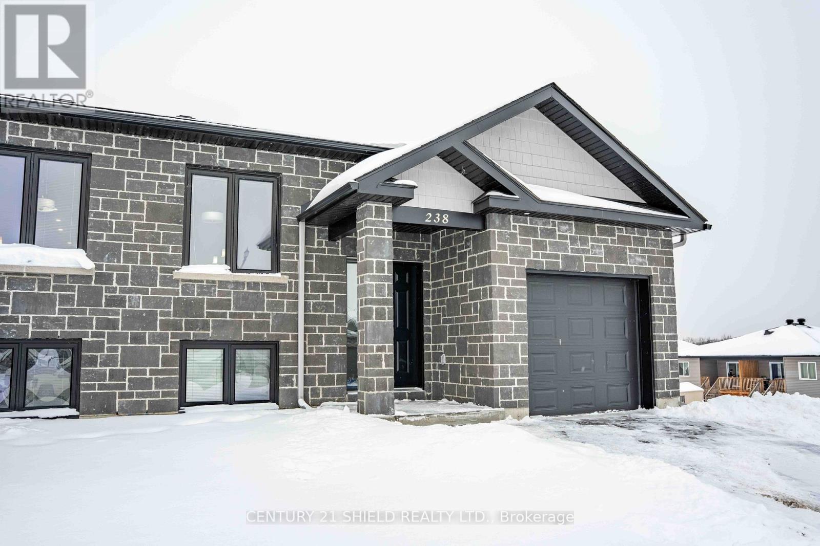 238 EAST RIDGE DRIVE, Cornwall, Ontario