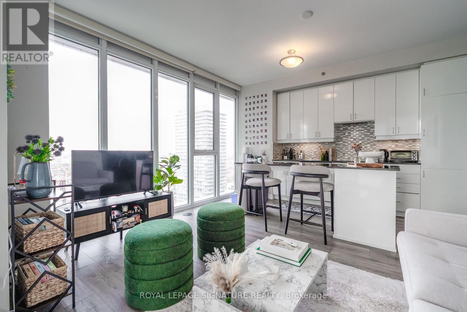 2503 - 426 University Avenue, Toronto (University), Ontario  M5G 1S9 - Photo 3 - C12928816