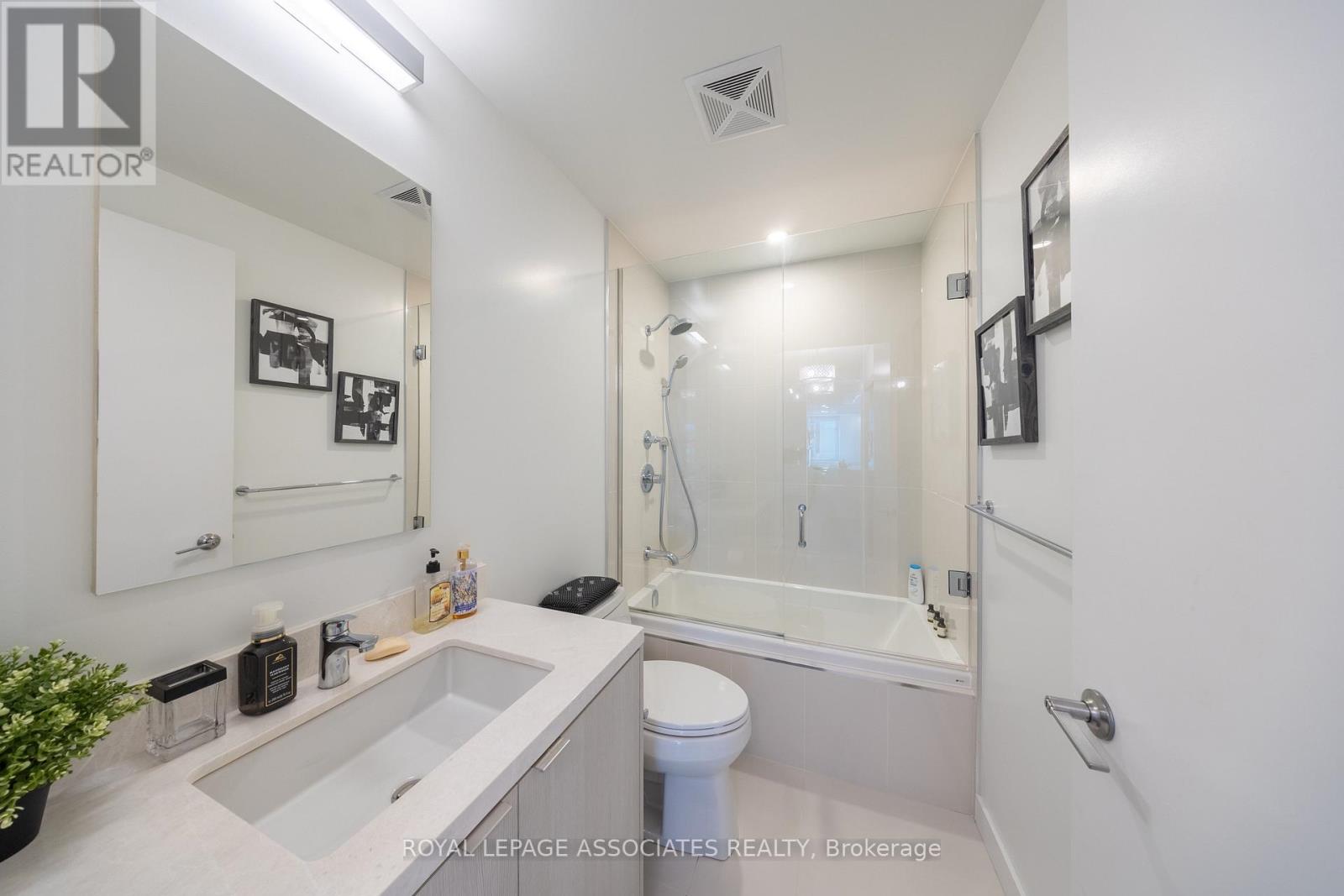 5206 - 125 Blue Jays Way, Toronto (Waterfront Communities), Ontario  M5V 0N5 - Photo 25 - C12928900