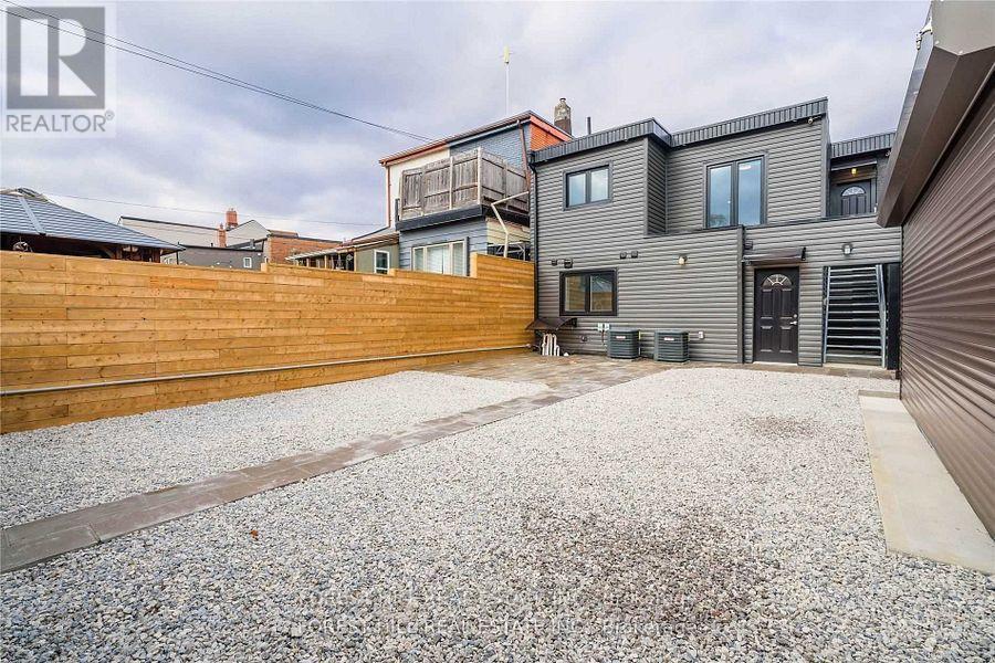 Upper - 63 Argyle Street, Toronto (Trinity-Bellwoods), Ontario  M6J 1N8 - Photo 16 - C12928926