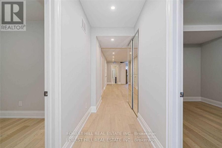 Upper - 63 Argyle Street, Toronto (Trinity-Bellwoods), Ontario  M6J 1N8 - Photo 3 - C12928926