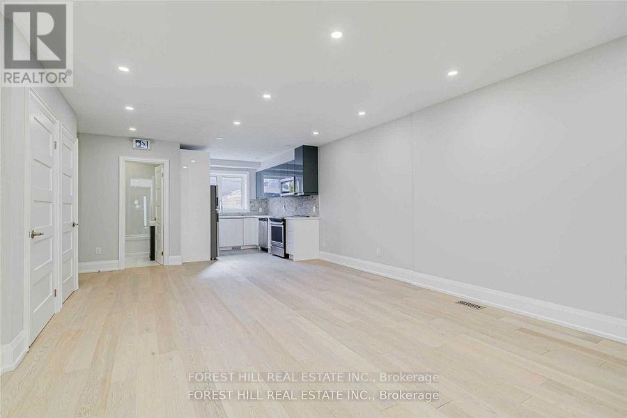 Upper - 63 Argyle Street, Toronto (Trinity-Bellwoods), Ontario  M6J 1N8 - Photo 5 - C12928926