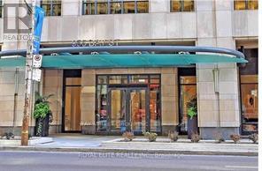 2418 - 955 BAY STREET, Toronto, Ontario