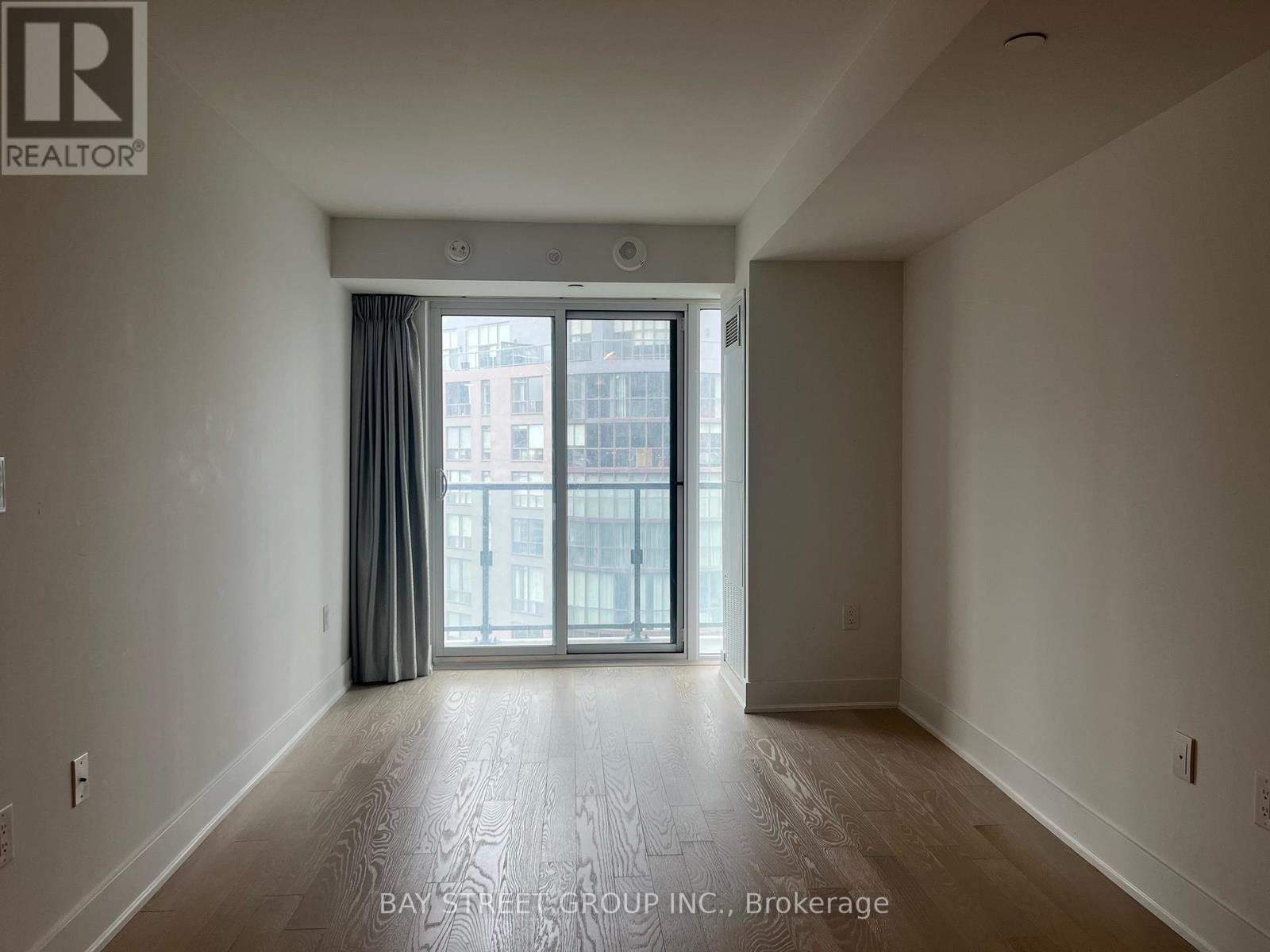 2418 - 955 Bay Street, Toronto (Bay Street Corridor), Ontario  M5S 0C6 - Photo 3 - C12928950