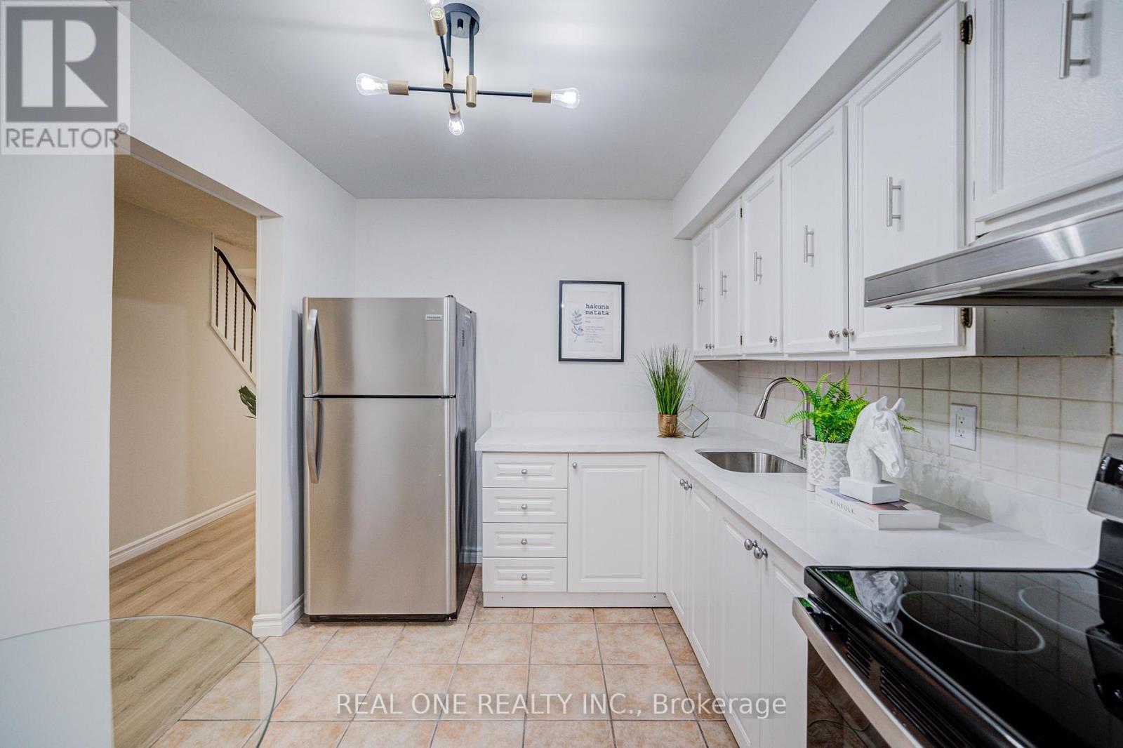 81 Elsa Vine Way, Toronto (Bayview Village), Ontario  M2J 4H8 - Photo 14 - C12929042