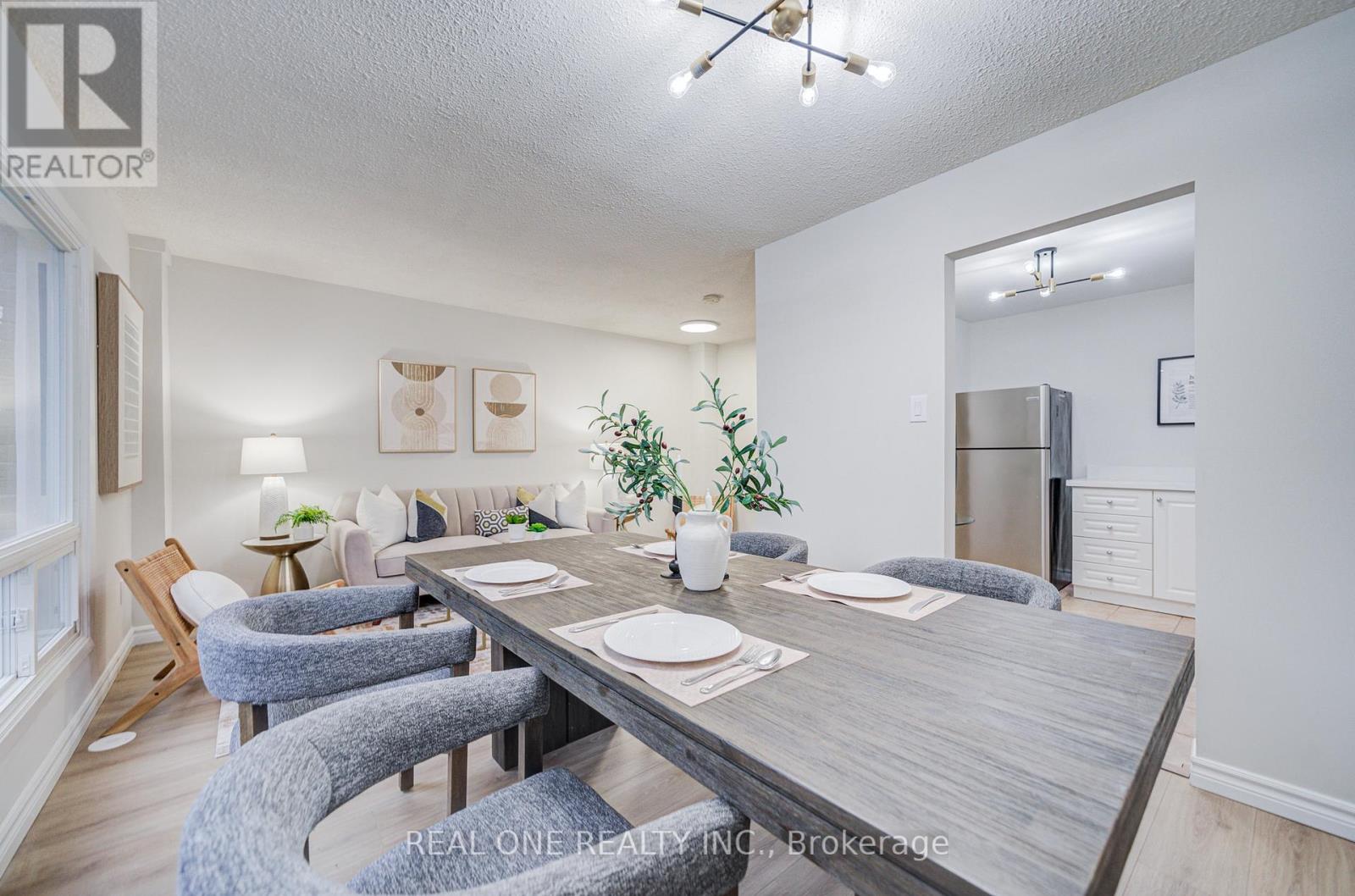 81 Elsa Vine Way, Toronto (Bayview Village), Ontario  M2J 4H8 - Photo 8 - C12929042