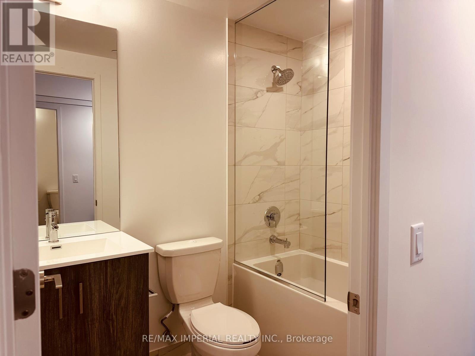 2106 - 180 Front Street E, Toronto (Moss Park), Ontario  M5A 0A9 - Photo 6 - C12929056