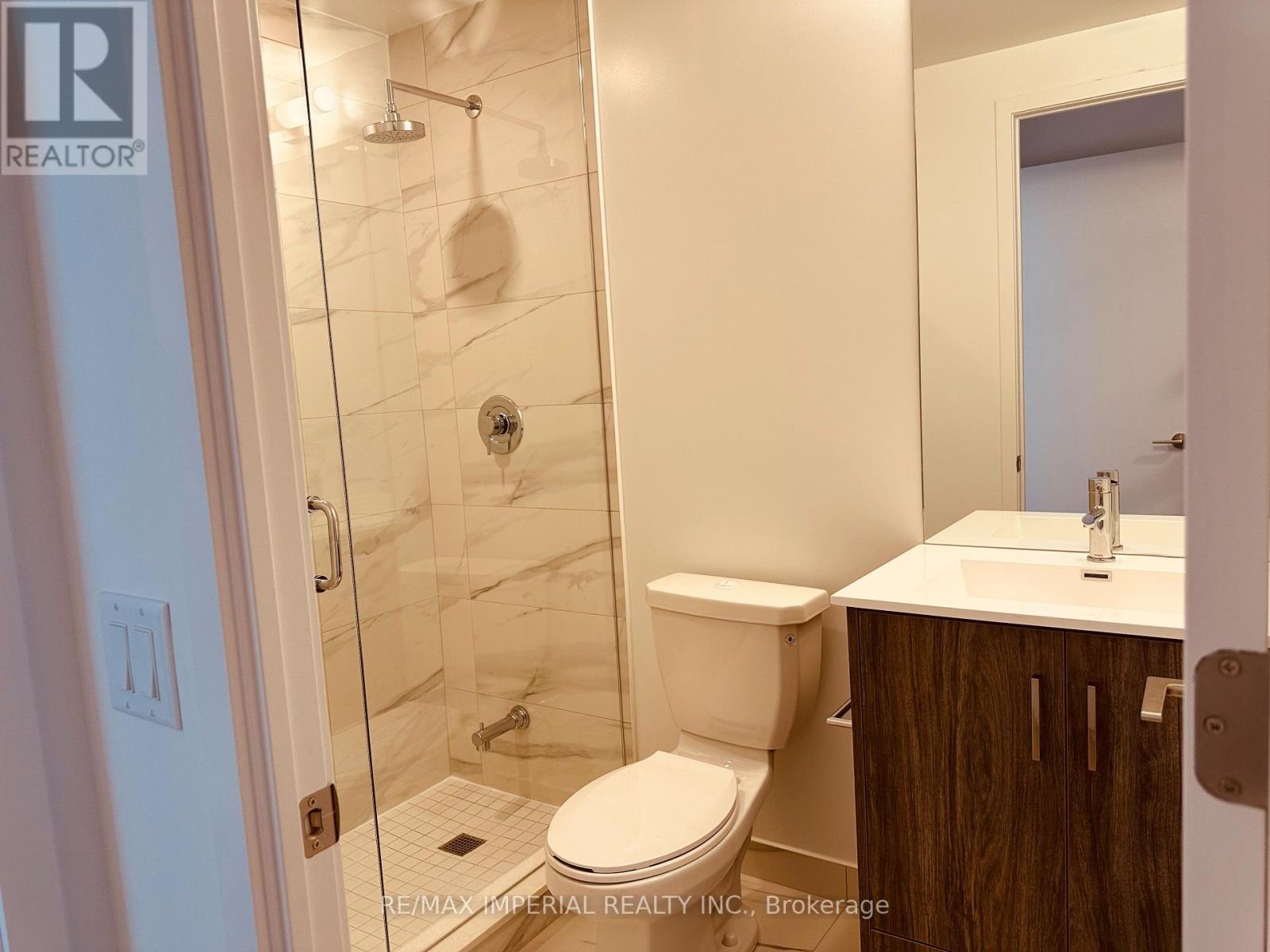 2106 - 180 Front Street E, Toronto (Moss Park), Ontario  M5A 0A9 - Photo 7 - C12929056