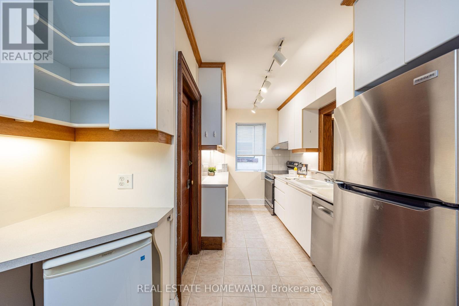 Main - 52 Wineva Avenue, Toronto, Ontario M4E 2T2 - Photo 9 - E12928758