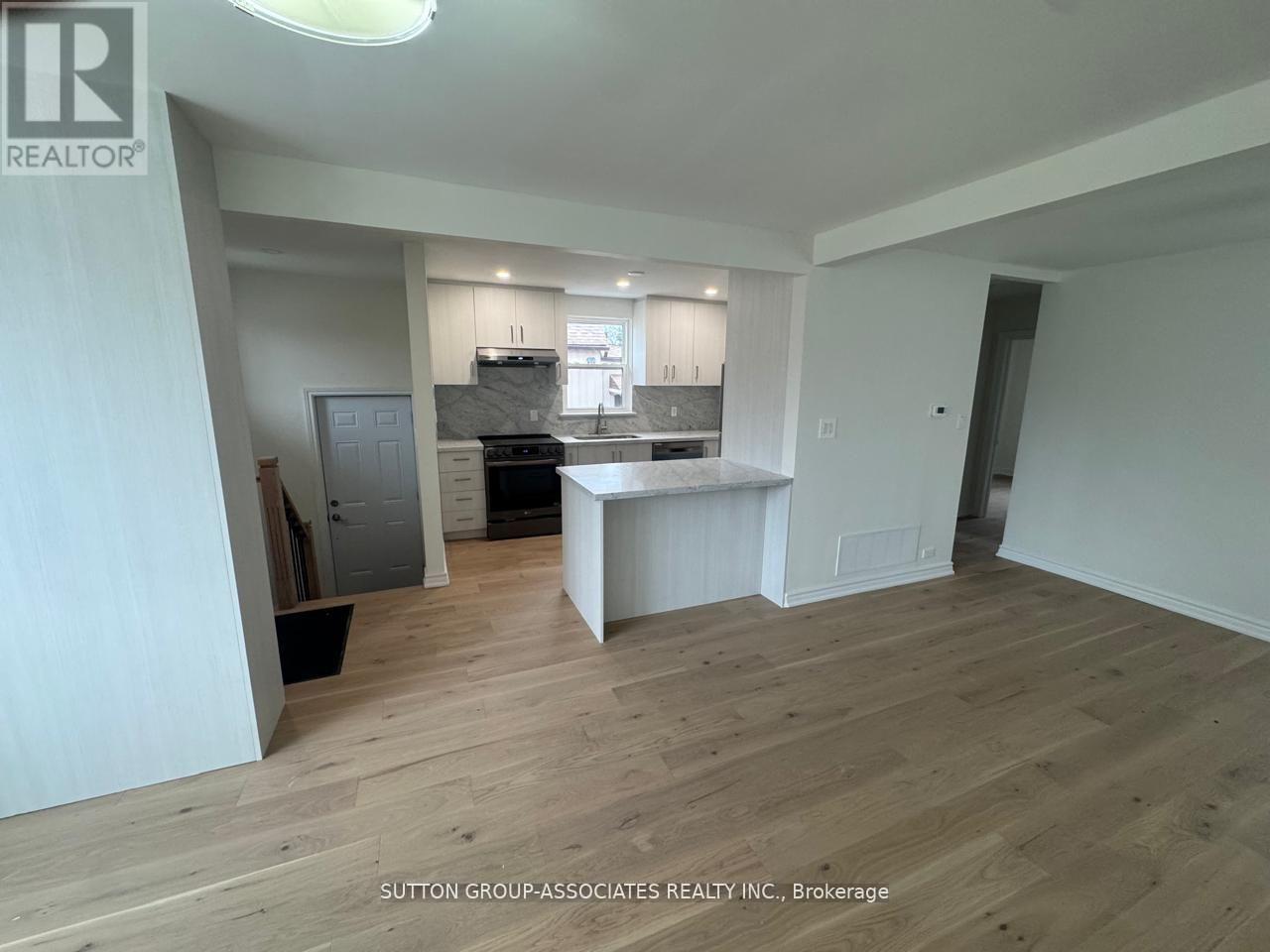 121 Yardley Avenue, Toronto (O'connor-Parkview), Ontario  M4B 2B3 - Photo 5 - E12928780