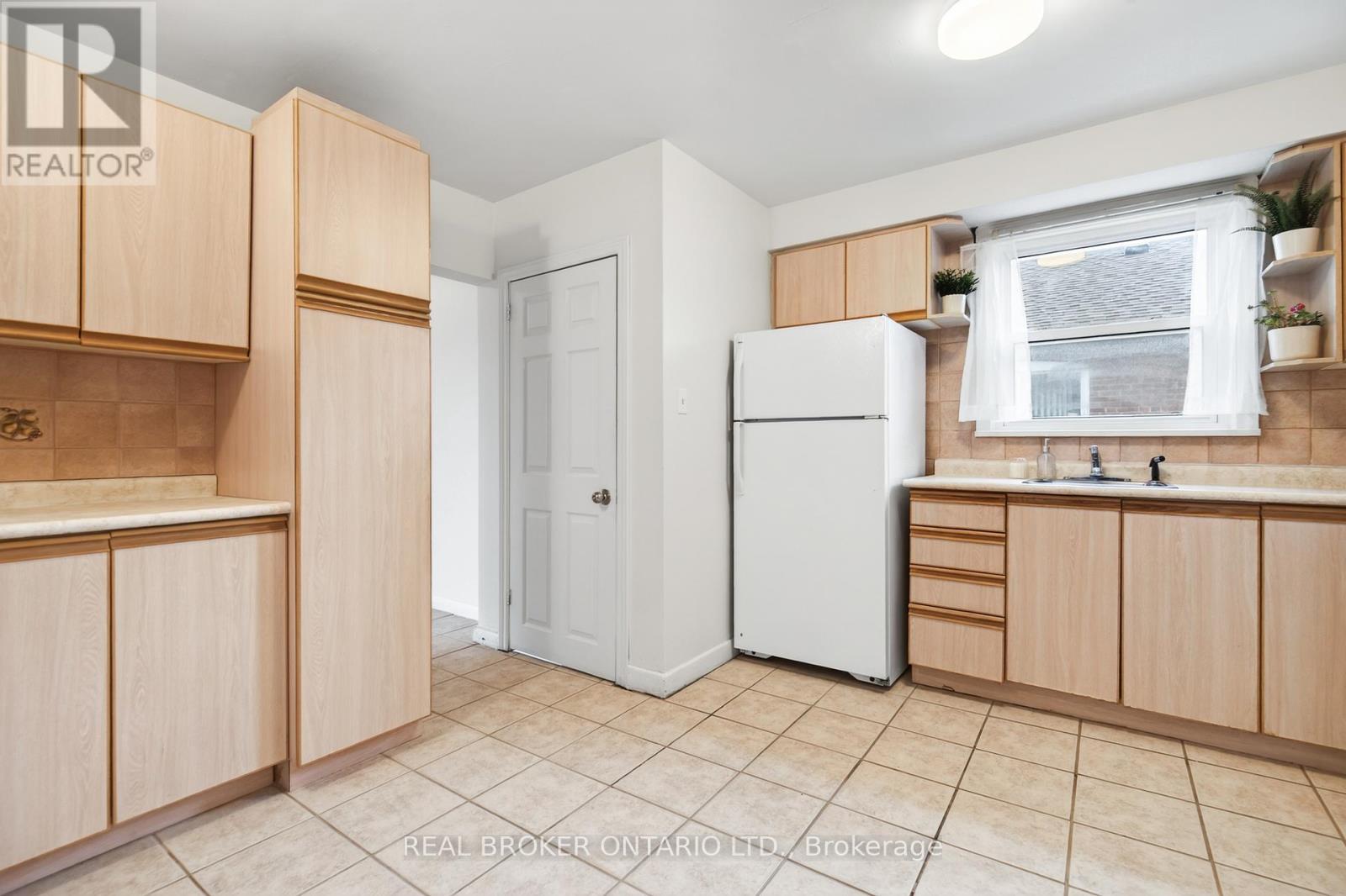 141 Ellesmere Road, Toronto, Ontario  M1R 4C3 - Photo 12 - E12928918