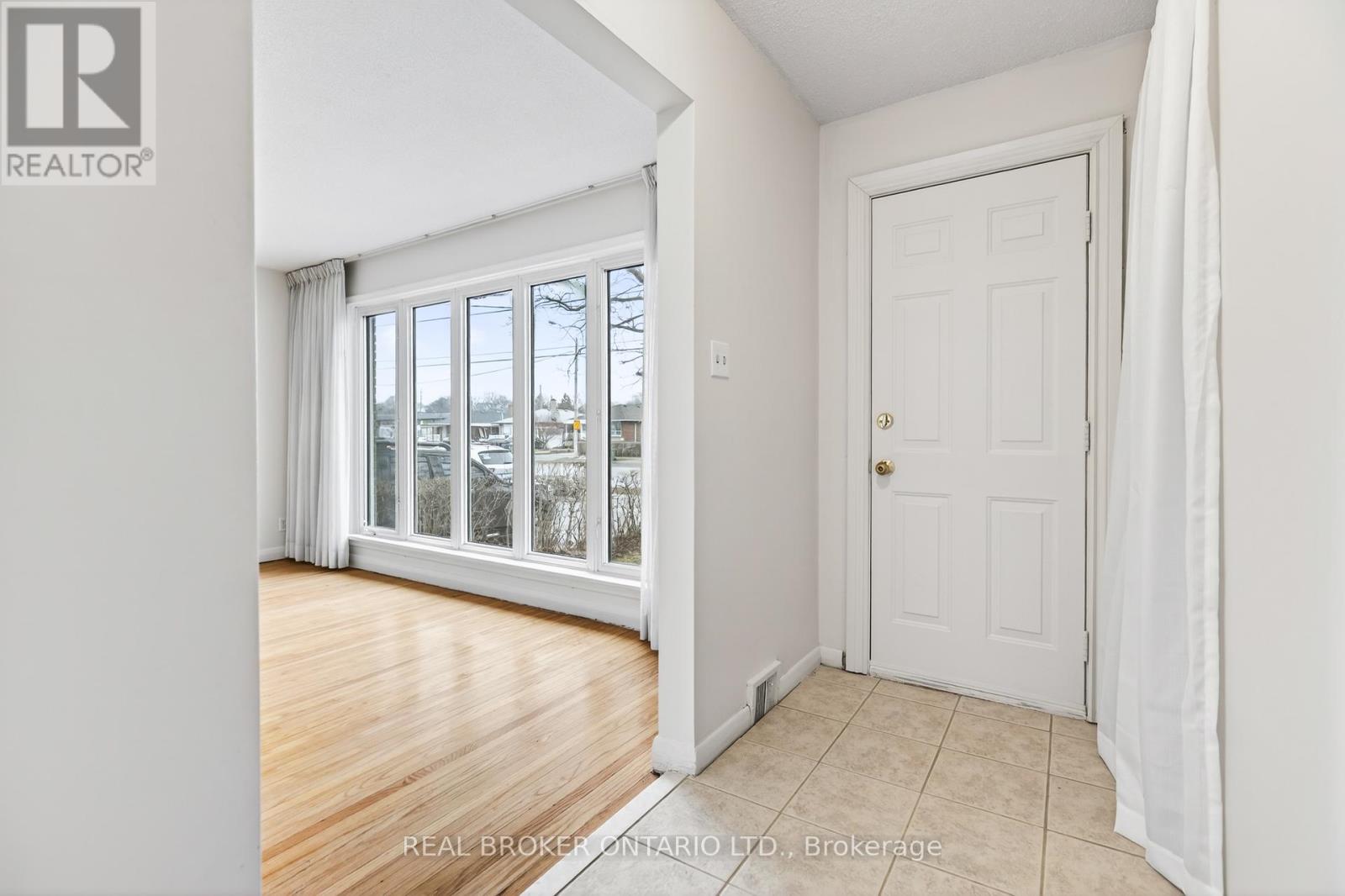 141 Ellesmere Road, Toronto, Ontario  M1R 4C3 - Photo 3 - E12928918