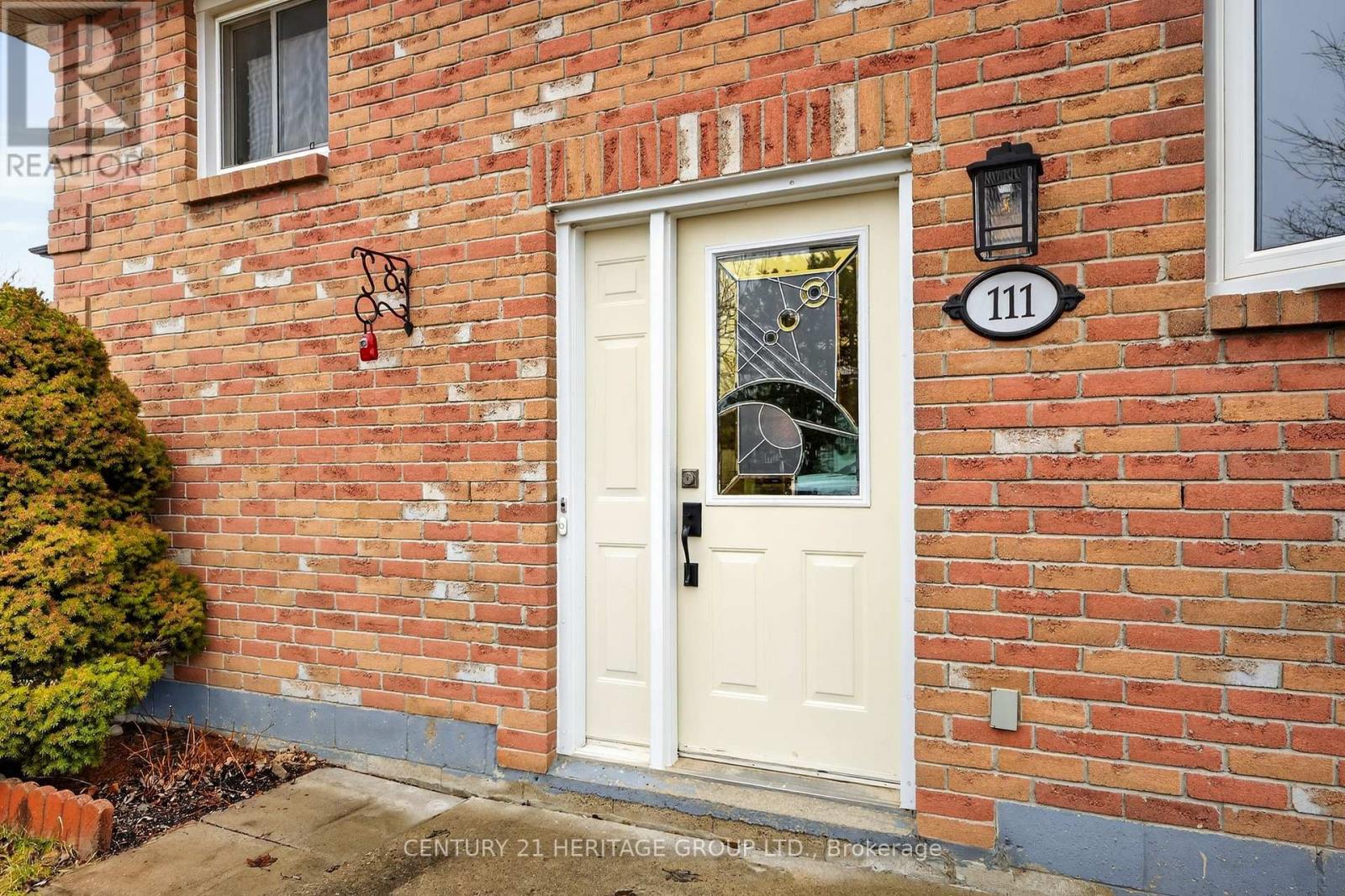 111 Ondrey Street, Bradford West Gwillimbury (Bradford), Ontario  L3Z 2X1 - Photo 3 - N12923036