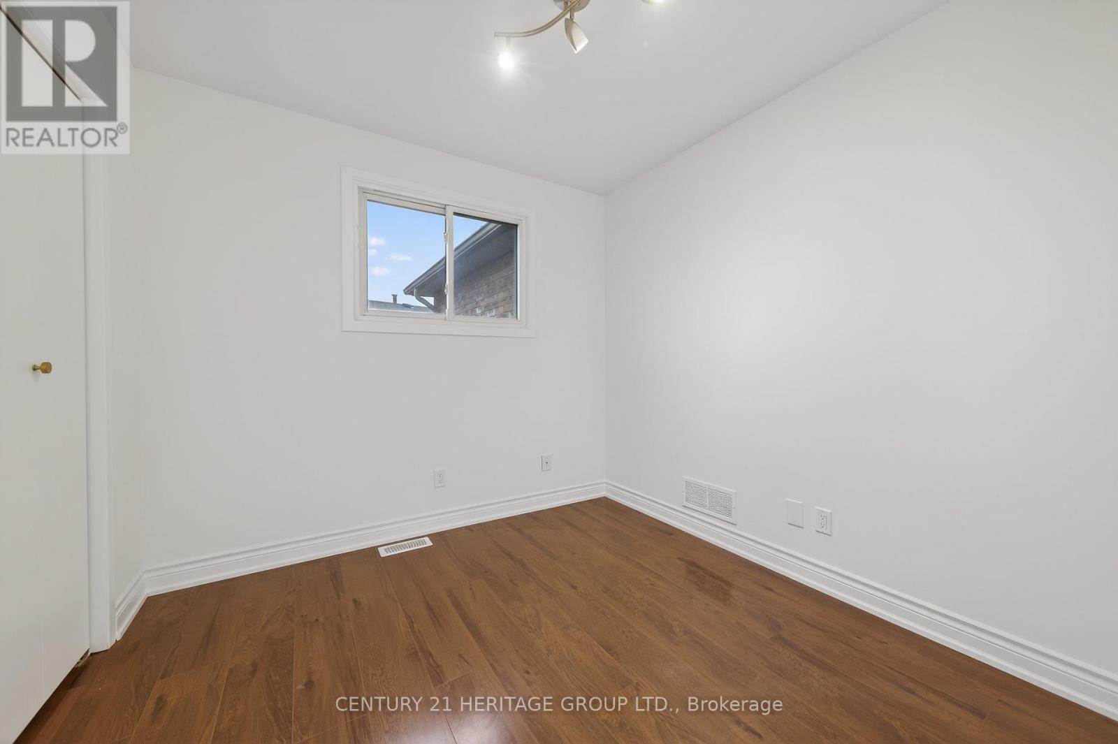 111 Ondrey Street, Bradford West Gwillimbury (Bradford), Ontario  L3Z 2X1 - Photo 20 - N12923036