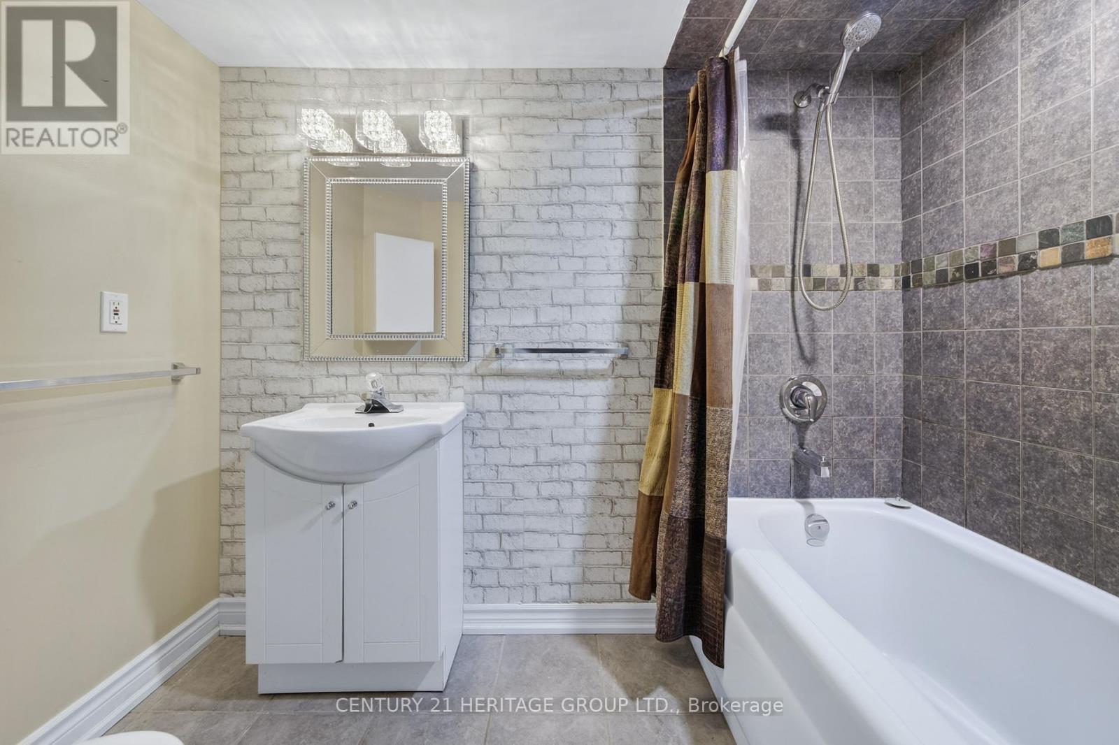 111 Ondrey Street, Bradford West Gwillimbury, Ontario  L3Z 2X1 - Photo 42 - N12923036