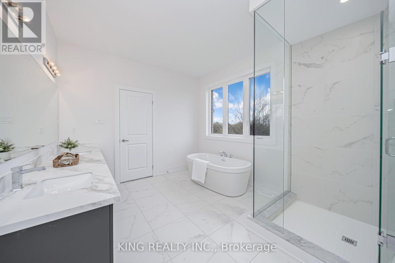 79 Big Canoe Drive, Georgina, Ontario  L0E 1R0 - Photo 36 - N12926918