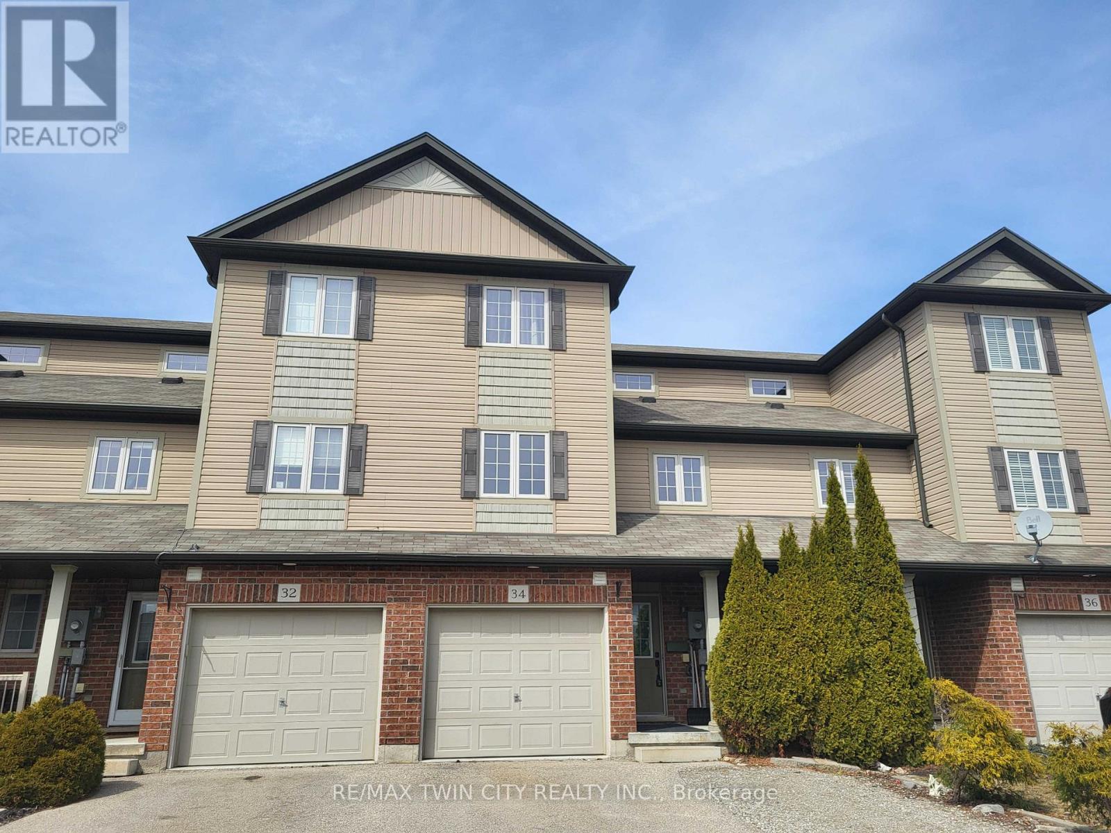 34 CAPTAIN MCCALLUM DRIVE, Wilmot, Ontario