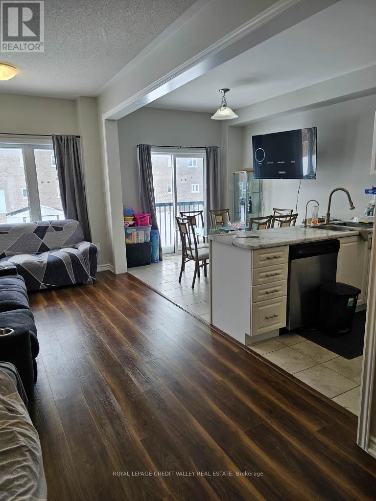 146 Werry Avenue, Southgate, Ontario  N0C 1B0 - Photo 4 - X12683378