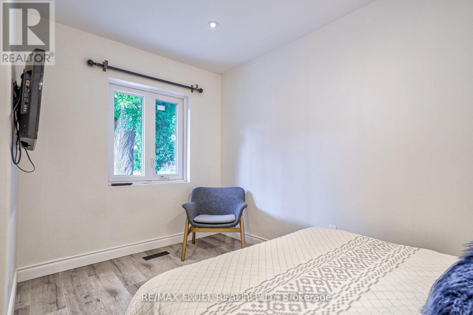 132 Glengarry Avenue, Toronto (Lawrence Park North), Ontario  M5M 1E2 - Photo 16 - C12895714