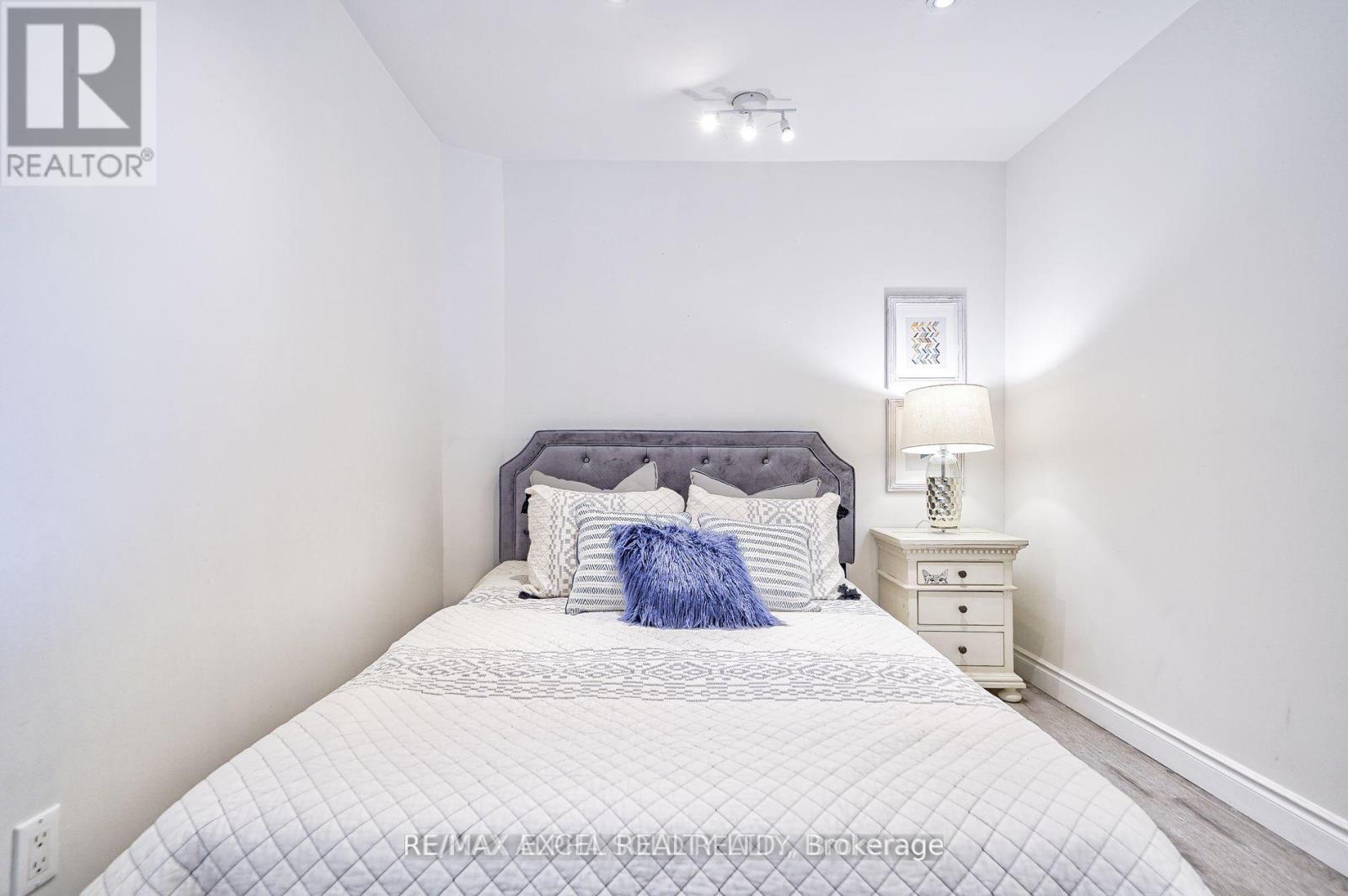 132 Glengarry Avenue, Toronto (Lawrence Park North), Ontario  M5M 1E2 - Photo 15 - C12895714