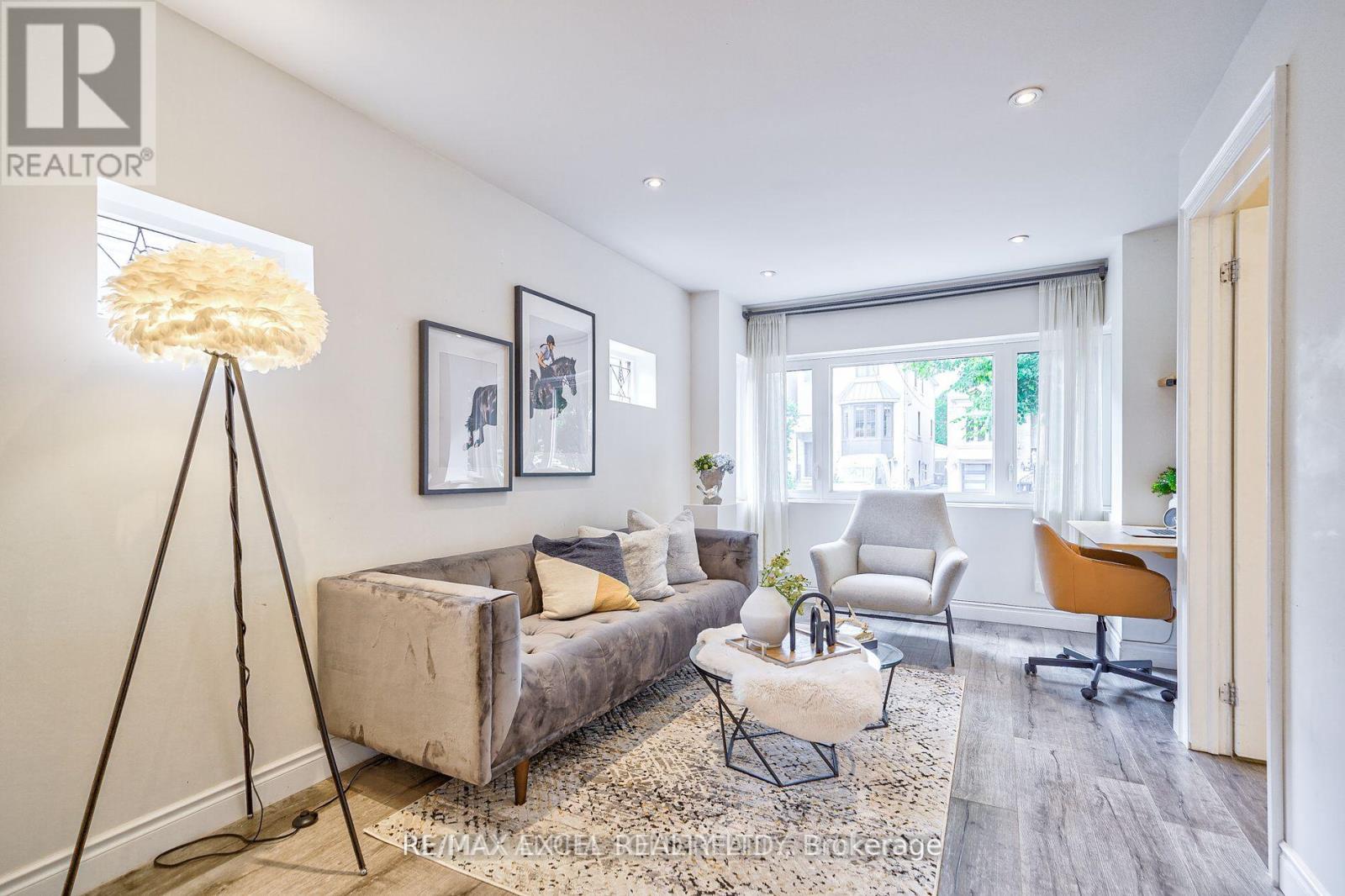 132 Glengarry Avenue, Toronto (Lawrence Park North), Ontario  M5M 1E2 - Photo 4 - C12895714