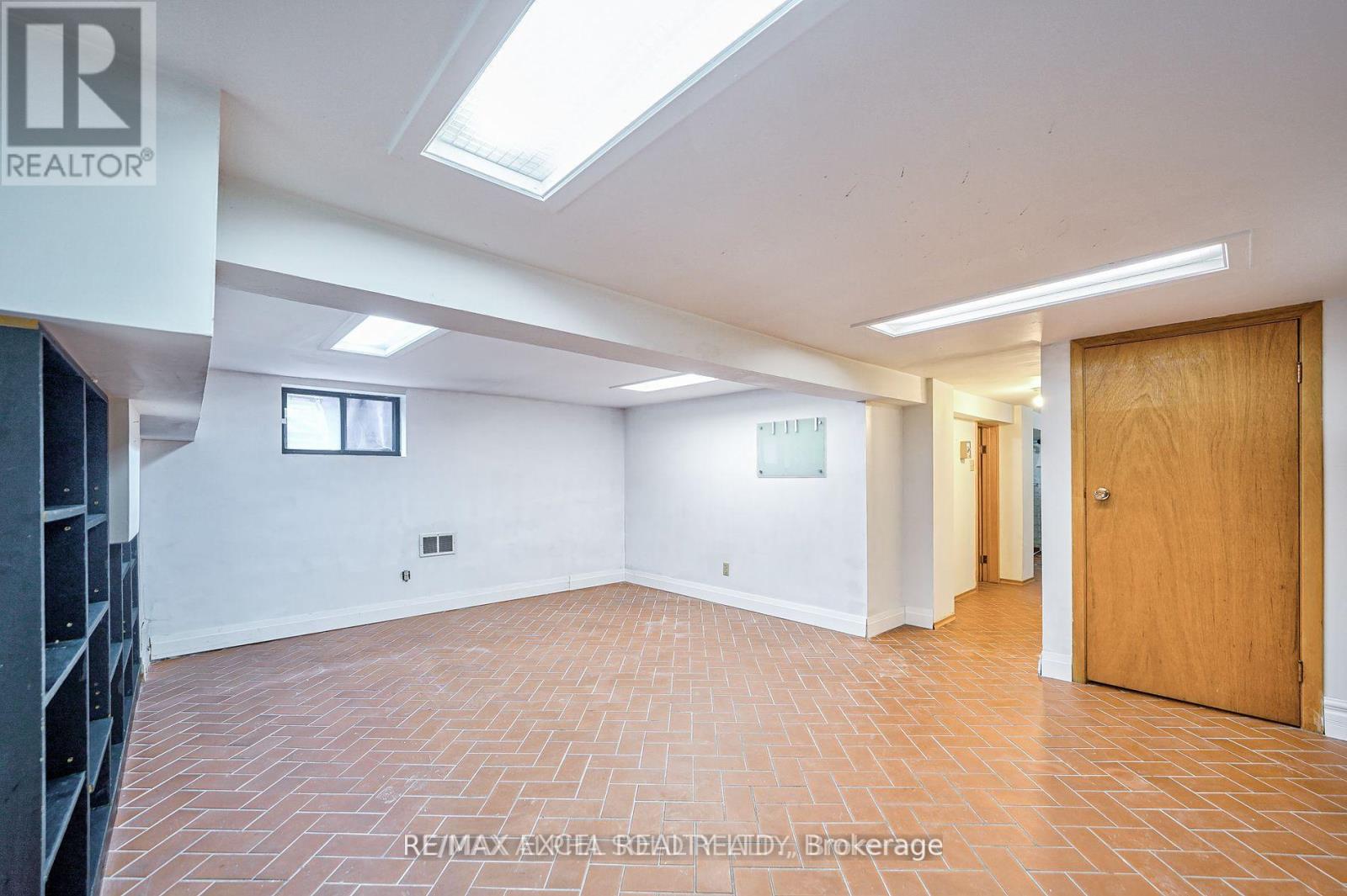 132 Glengarry Avenue, Toronto (Lawrence Park North), Ontario  M5M 1E2 - Photo 27 - C12895714