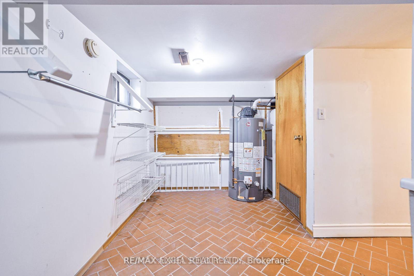 132 Glengarry Avenue, Toronto (Lawrence Park North), Ontario  M5M 1E2 - Photo 31 - C12895714