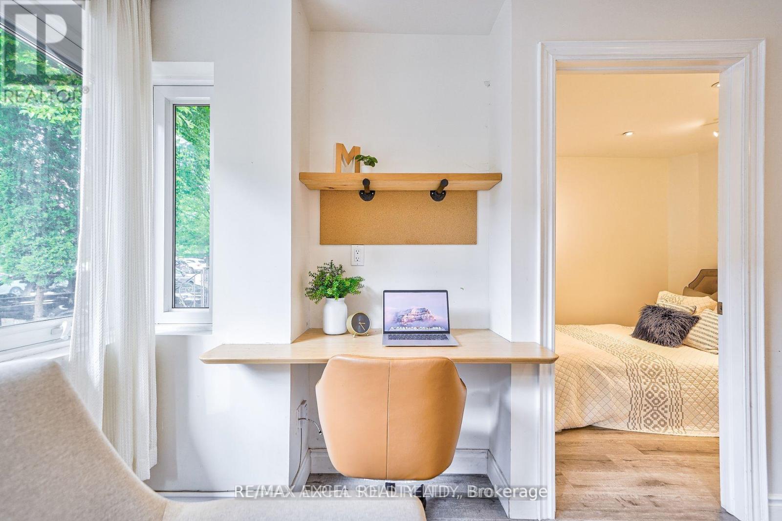 132 Glengarry Avenue, Toronto (Lawrence Park North), Ontario  M5M 1E2 - Photo 6 - C12895714