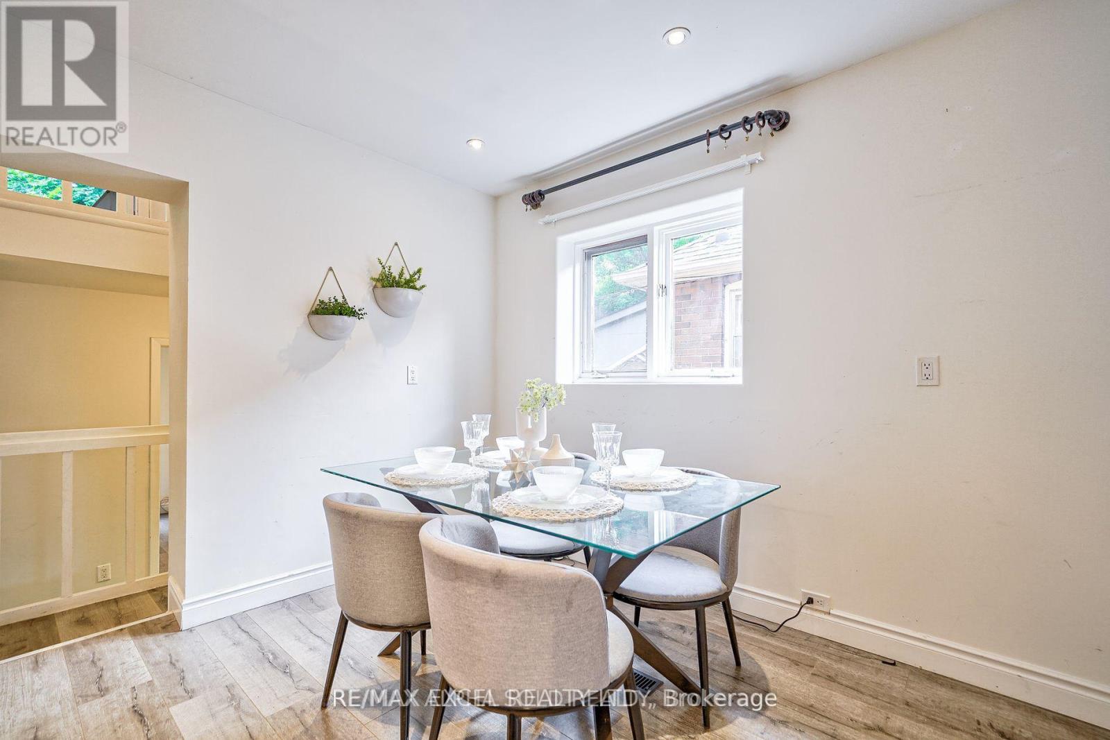 132 Glengarry Avenue, Toronto (Lawrence Park North), Ontario  M5M 1E2 - Photo 9 - C12895714