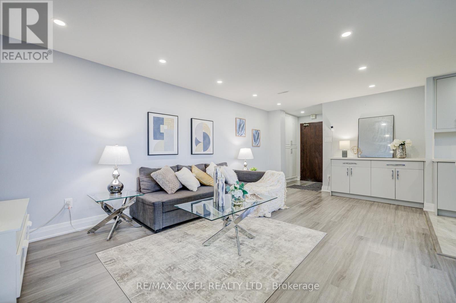 1801 - 5 Old Sheppard Avenue, Toronto, Ontario  M2J 4K3 - Photo 8 - C12909142