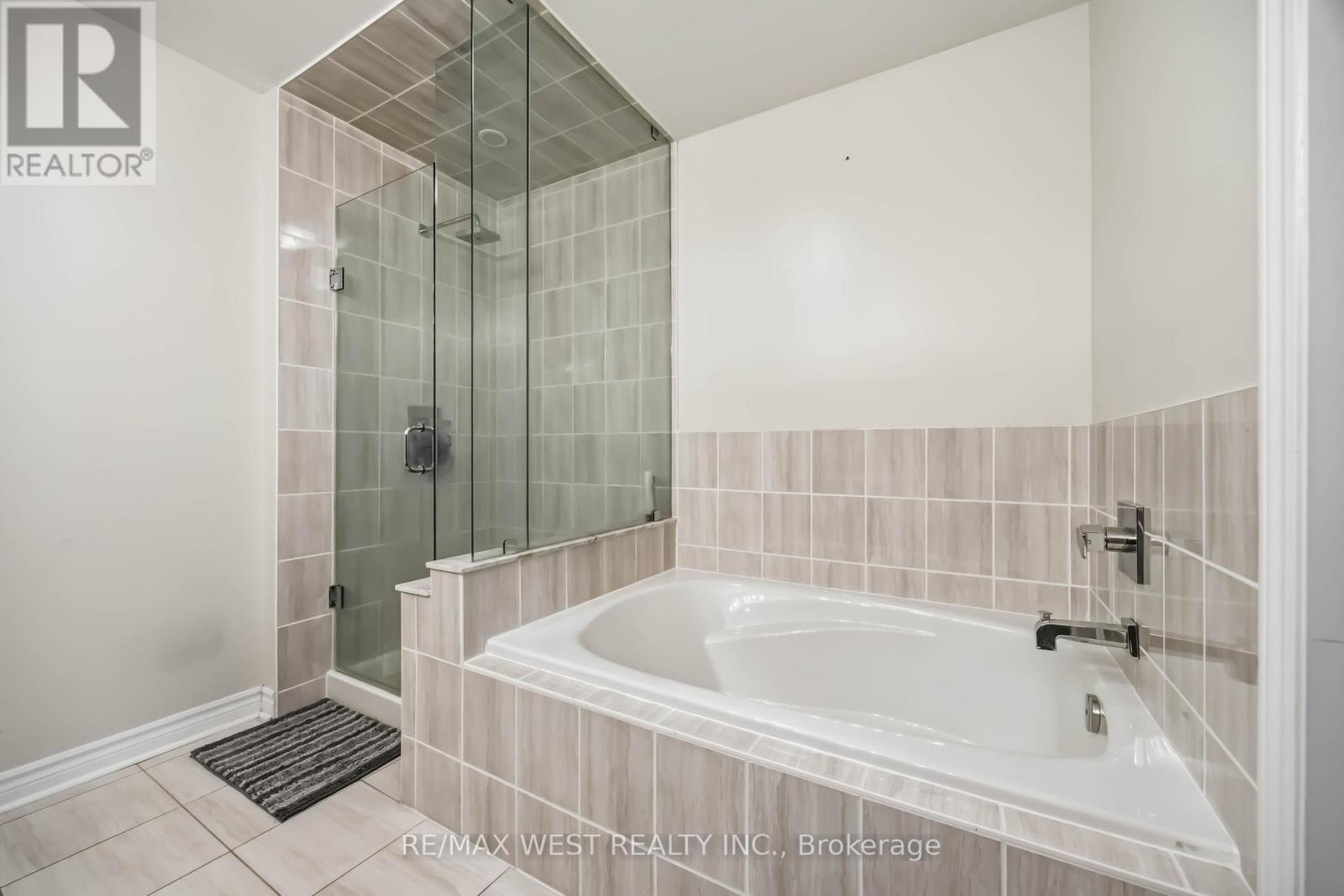 32 - 3905 Major Mackenzie Drive, Vaughan (Vellore Village), Ontario  L4H 4J9 - Photo 25 - N12928746