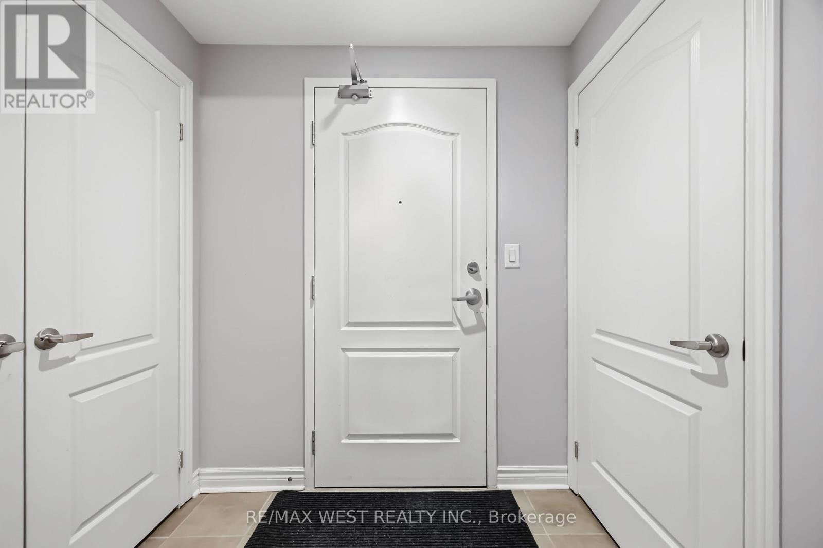 32 - 3905 Major Mackenzie Drive, Vaughan (Vellore Village), Ontario  L4H 4J9 - Photo 3 - N12928746