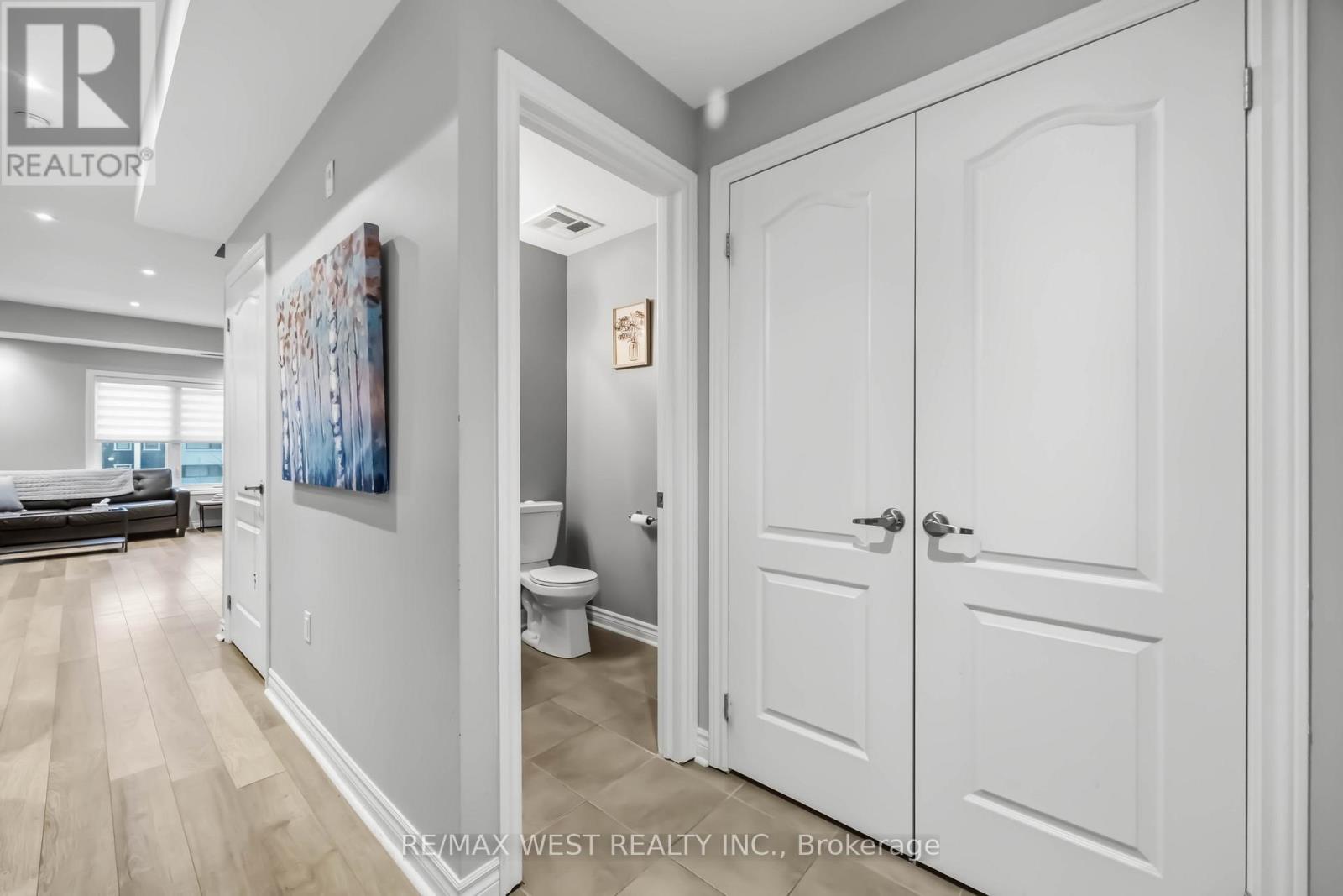 32 - 3905 Major Mackenzie Drive, Vaughan (Vellore Village), Ontario  L4H 4J9 - Photo 4 - N12928746