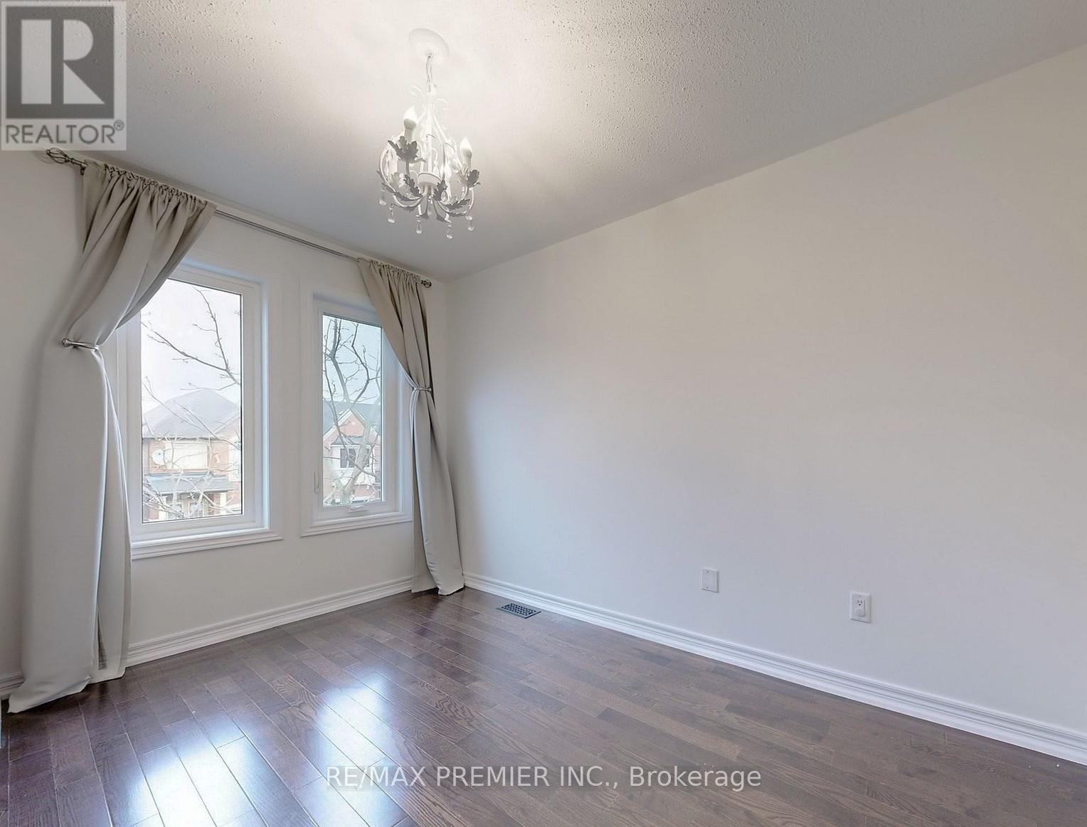 422 Lady Nadia Drive, Vaughan, Ontario  L6A 4E8 - Photo 13 - N12928812